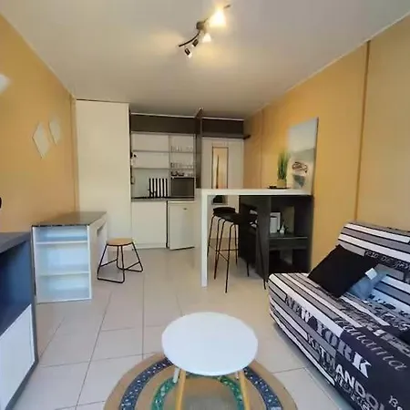 Entier En Centre-ville Avec Terrasse *